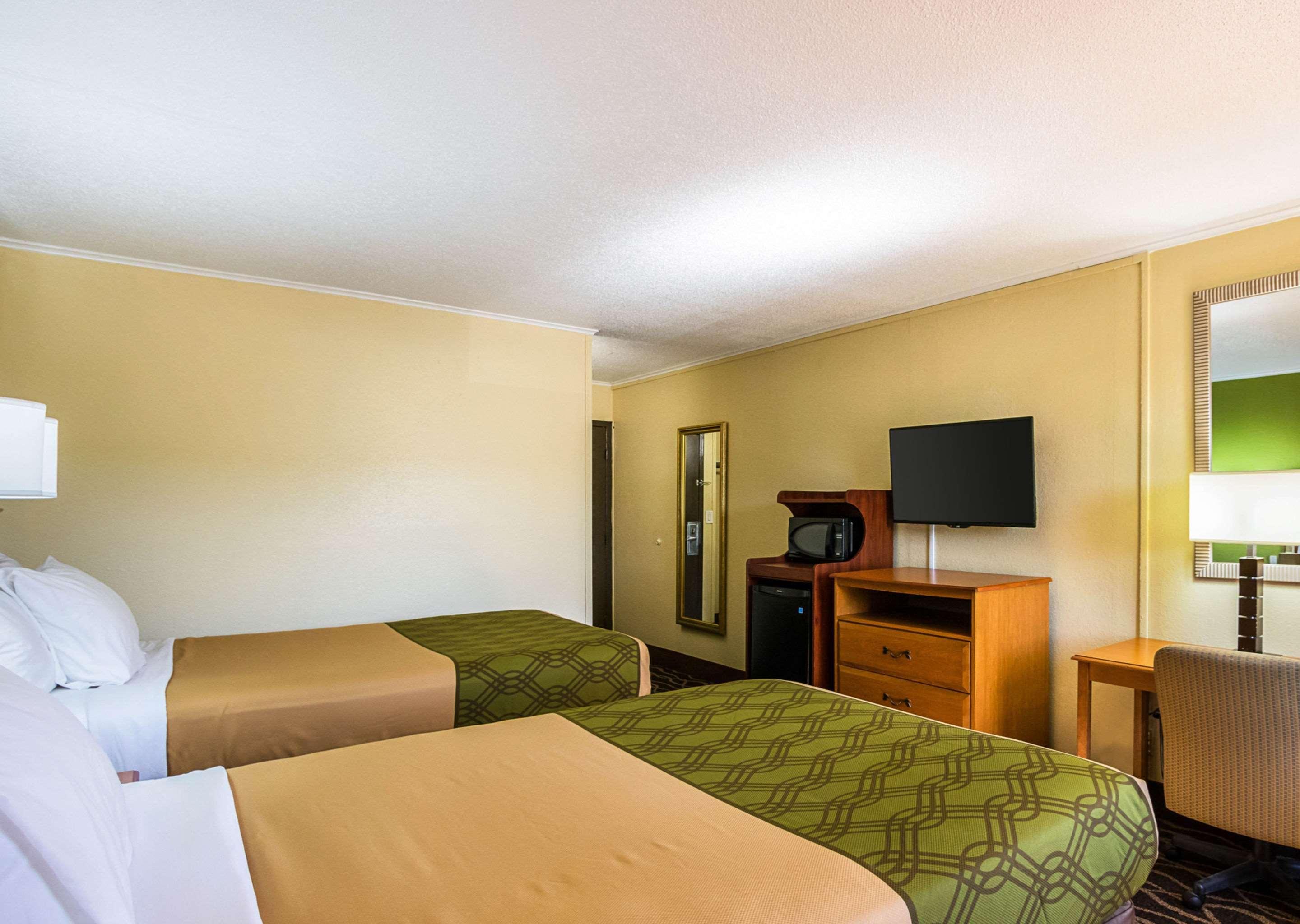 Econo Lodge Savannah
